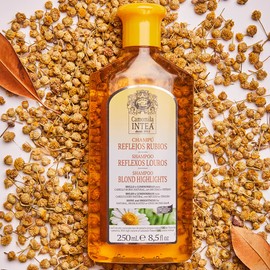 Chamomile Intea Shampoo 250 ml and Shampoo Gift Alike