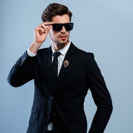 Vavhoo Vintage Wolf Head Lapel Brooch Pin Cool Punk Animal Wolf Crystal Collar Brooch Suit Pin for Men Women Birthday Gift (Retro Gold)