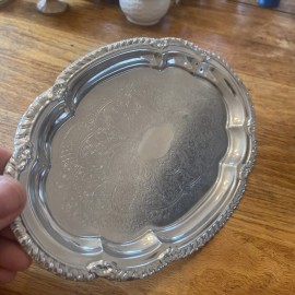 Irvinware Vtg~ Oval Serving/Bread Tray~Chrome Plated~Etched Design w/Scallop Rim 9x6.5”