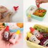 4 mini botellas de condimento con cepillo de limpieza, sin
