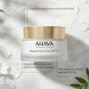 AHAVA Time to smooth | Hidratante de tono uniforme con