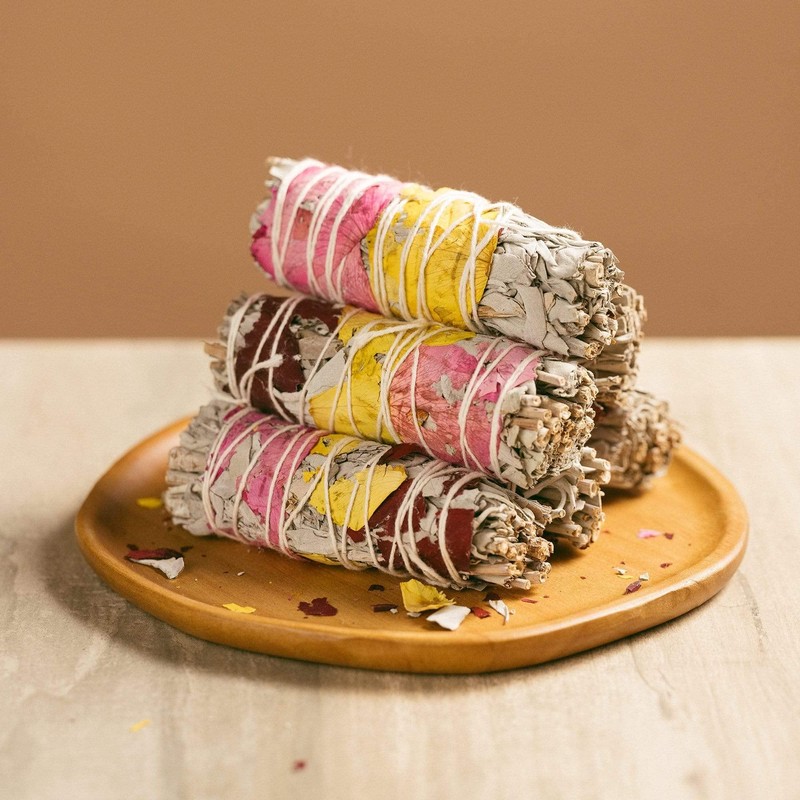 Shamans Market White Sage & Rose Petal Smudge Stick