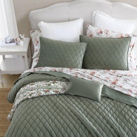 Laura Ashley - Twin Quilt Set, Solid Velvet Reversible Bedding, All Season Home Decor with Sham & Bonus Pillow Cover (Diamond Stitch Dark Green, Twin)