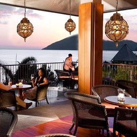 ENKUODE Retro Outdoor Pendant Light Industrial Vintage Outside Waterproof Ceiling Hanging Light Globe Glass Lampshade Aluminum Chandelier for Porch Garden Patio Farmhouse (Gold, 27cm)