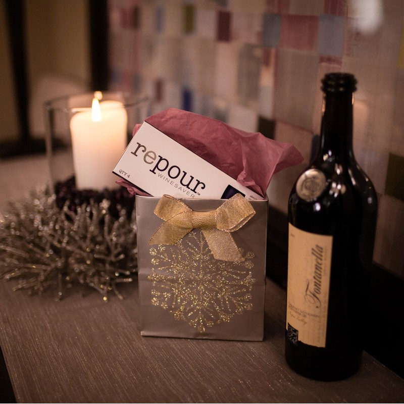 Repour Wine Saver - Wine Preserver and Stopper - Removes