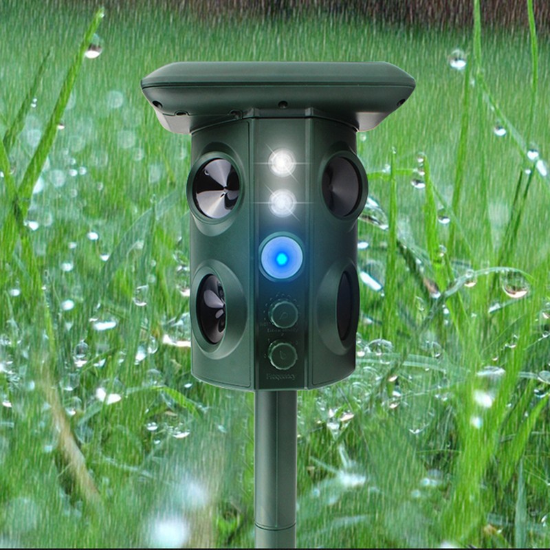 Solar Ultrasonic Animal Pest Repeller Outdoor Four Speakers Mechanical Wave