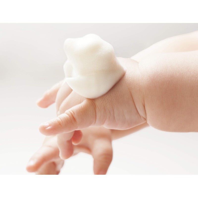 BlancNeige AT Soap, Moisturizing Ingredients, Cherry and Honey, Mild Cleansing