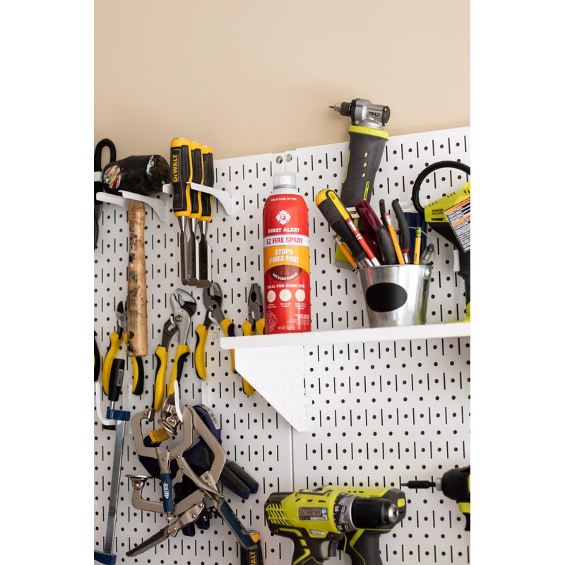 FIRST ALERT EZ Fire Spray, Extinguishing Aerosol Spray, AF400 Red