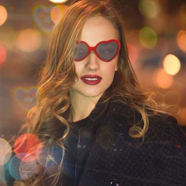 NIWWIN Heart Glasses Effect, 3D Heart Glasses Diffraction Glasses, Heart-Shaped Sunglasses, Funny Glasses for Carnival Music Festivals Party Bar Fireworks Music Outdoor Party Bar Night Club Pack of 3