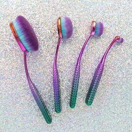 MODA Prismatic - Juego de 4 brochas de maquillaje para perfeccionar la cara, filamentos sintéticos ultrasuaves para base sin costuras, mezcla de rubor