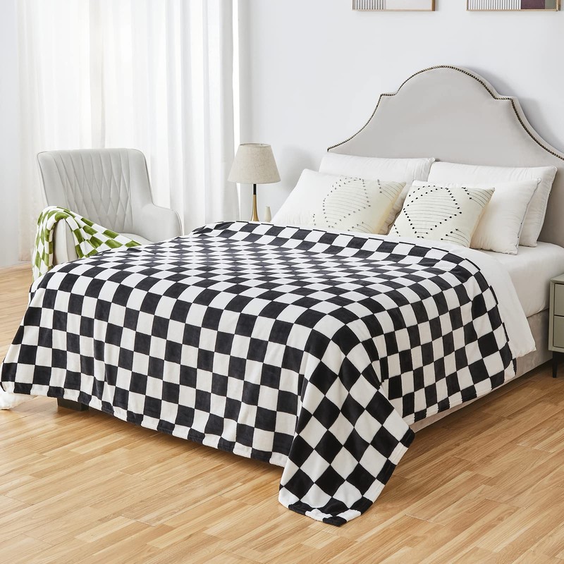 SOCHOW Checkered Flannel Throw Blanket, Soft Cozy Checkerboard Grid Pattern