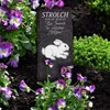 Dekolando Grabstecker Grabschmuck Grabstein - sitzender Hase - Personalisiert Grab