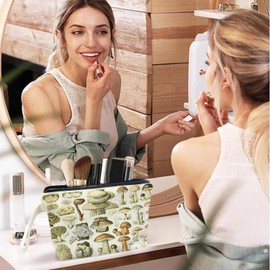 SQQCMM Mushroom Vintage Makeup Bag - Vintage Mushroom Themed Gifts for Lovers Girls Mom Women, Cosmetic Travel Bags for Women, Canvas Zipper Makeup Bag 136