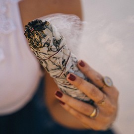 BADLA Sahumerio Natural en Manojo de 10 a 12cm| Calidad Premium Empacado al Alto Vacio| Hecho por Artesanos Mexicanos| Incienso para Sahumear Cualquier Espacio| (Salvia Blanca)