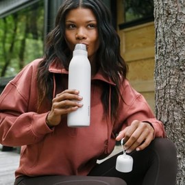 64oz Botella Térmica de Acero Inoxidable de 2 Litros, Termo Grande para Agua Fría de Metal para Mantener Frío, con Pajita y 3 Tapas para Gimnasio,... 