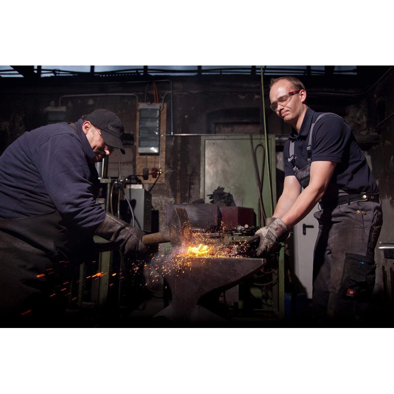 STILTREU Forged Weed Cutter with Ash Button Handle (48cm)