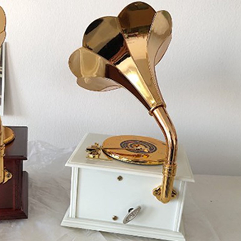 Retro Gramophone Music Box Classic Phonograph Shape Music Box for