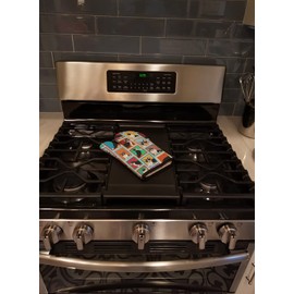 Caroline's Treasures MLM1112OVMT Lots of Tricolor Cardigan Corgi Oven Mitt Heat Resistant Thick Oven Mitt for Hot Pans and Oven, Kitchen Mitt Protect Hands, Cooking Baking Glove