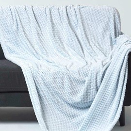 HOMESCAPES Pastel Blue Velvet Throw 130 x 160 cm Soft ‘Mora’ Faux Fur Throw Blanket Jacquard Chambray Weave Bed Sofa Throw for Single Beds and Armchairs