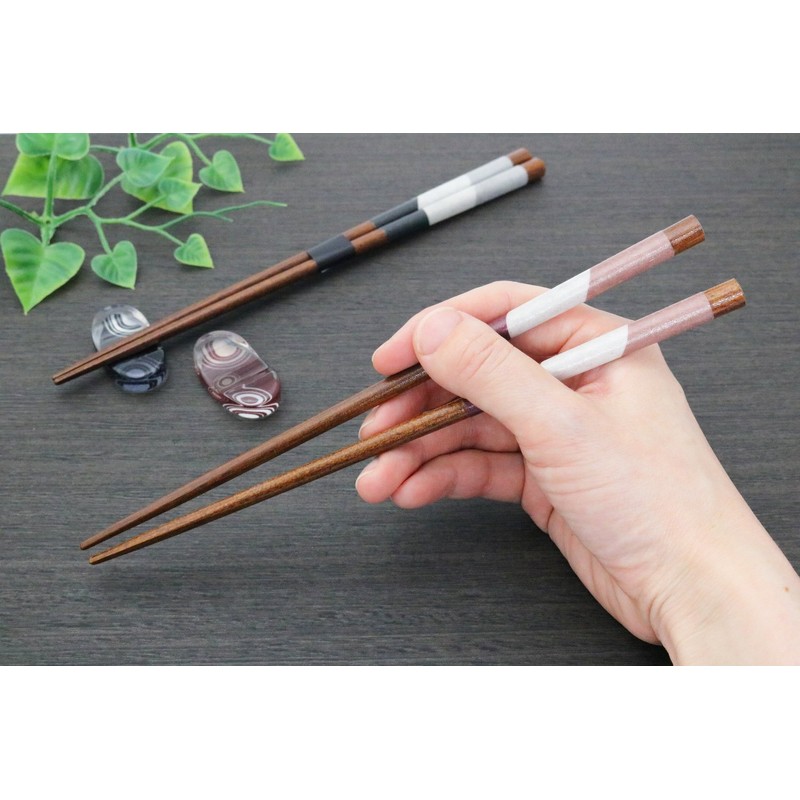Ishida Perfect for Gifting Couple Chopsticks with Chopsticks Rest, Set