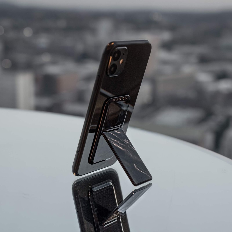 HANDL New York HANDLSTICK Marble Grip and Stand for Smartphone