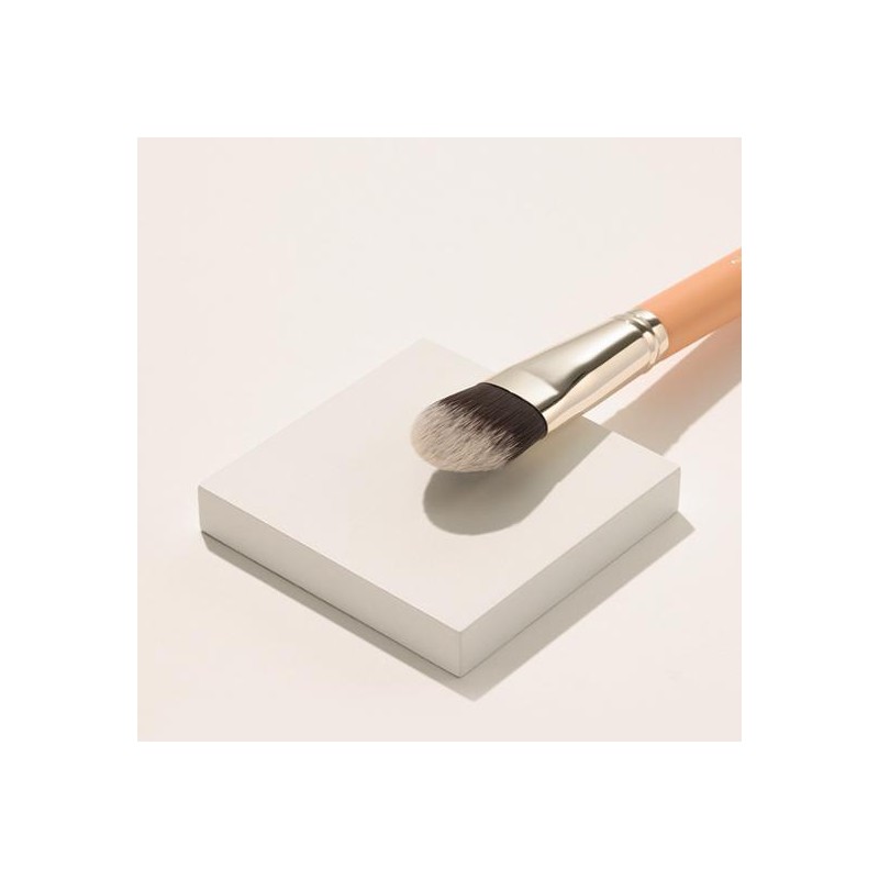 THE TOOL LAB 105 Light Touch Foundation Brush - THE
