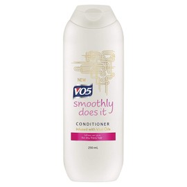VO5 250ml Smoothly Does It Conditioner