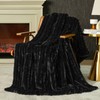 Amélie Home Faux Fur Throw Blanket for Couch, Cozy Fuzzy