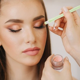 4 in 1 Small Makeup Brush Set Portable Travel Lip Brush Highlight Brush Eye Shadow Brush Foundation Blending Powder Brush Retractable Mini Facial Cosmetic Makeup Brush Set (Green)
