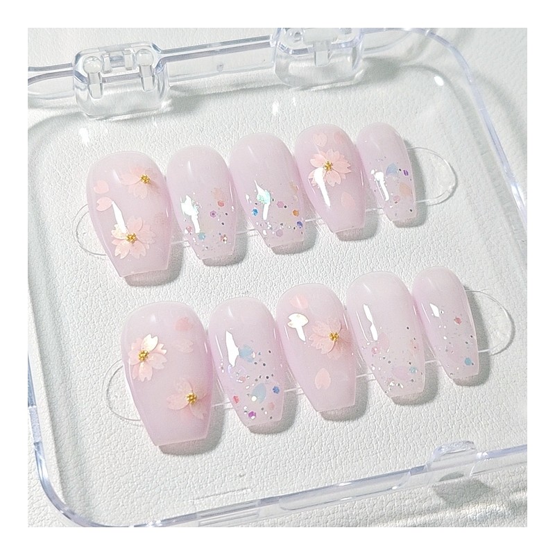 Handmade nail tips when cherry blossoms bloom - Petit Almond