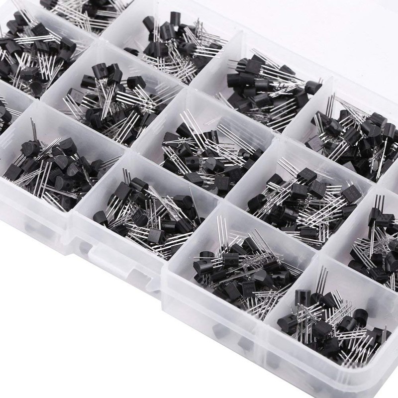Transistores mezclados de los tipos 600 de los 15 TO-92