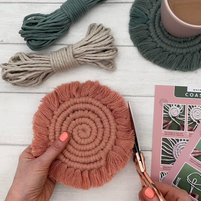 Bergin & Bath Macramé Craft Kit Coasters. Learn to make