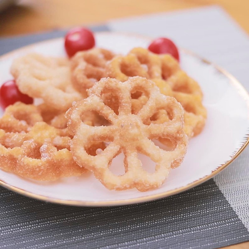 4Pack Metal Waffle Mould Set with Wooden Handle Swedish Rosette