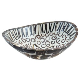 Stoneage Arts Bowl Boat Shape Inside Layered Cinnamon Designed and Outside with Coconut Shell White 8X7X4 Inch