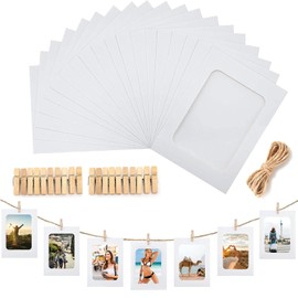 TRLREQ 20 Pack Photo Hanging String & Pegs Kit | Kraft Paper Photo Banner Frames 10x15cm | Classroom Decor Gallery Wall Set with Wood Clips | Photo Banner for Home, Cafés & Nursery Displays