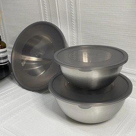 Micvtve Mixing Bowl Set of 3, Stainless Steel Nesting Salad Bowl with Airtight Transparent Lid, Mixing Bowls for Baking, Salad Bowl for Kitchen Mixing, Serving, Baking & Food Storage, 17/19/21cm