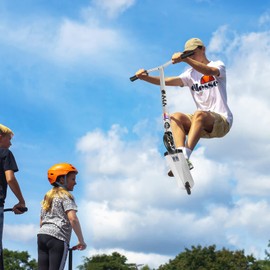 Pro Trick Scooter, Freestyle Stunt Scooter for Teens Adults and 8 Years Up Kids - Complete Beginner and Intermediate BMX Scooter (Silver)