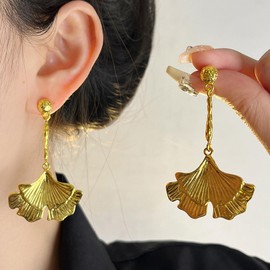 Wendalern Vintage Ginkgo Leaf Earrings Long Leaf Dangle Earrings Boho FLower Petal Drop Earrings Gold Geometric Statement Earring Jewelry for Women
