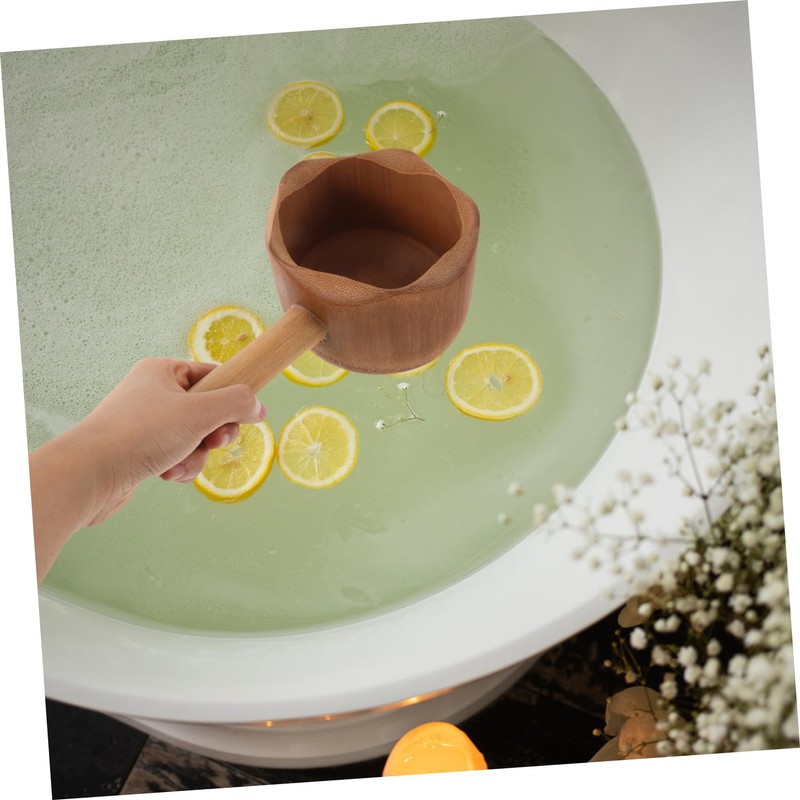 FRCOLOR Bamboo Water Ladle Ergonomic Long Handled Bathing Scoop for