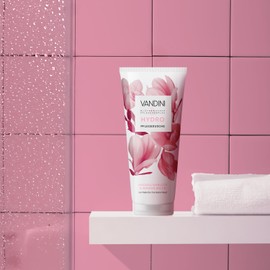 VANDINI 3 x HYDRO Women's Shower Gel 200 ml with Magnolia Blossom and Almond Milk, Shower Gel for Normal to Dry Skin, Vegan, Parabens and Silicones, Dermatologically Confirmed, Made in Germany