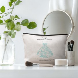 CRULTY Bride to Be Gifts Makeup Bag, Future Mrs Gifts Cosmetic Bag, Bride Gifts for Bachelorette Party, Bridal Shower Gifts for Bride, Future Bride Gifts Makeup Pouch, Fiancé Gifts Zipper Pouch