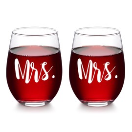 Futtumy 17 Oz Mrs and Mrs Wine Glass Set of 2, Lesbian Gifts, Engagement Gifts for Couples, Gifts for Newly Engaged Couples Her Wife Girlfriend, Lesbian Gifts for Birthday Anniversary Valentine's Day