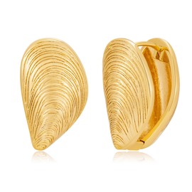 FAMARINE Seashell Earring Women Gold Shell Stud Earrings Shell Ocean Beach Earrings