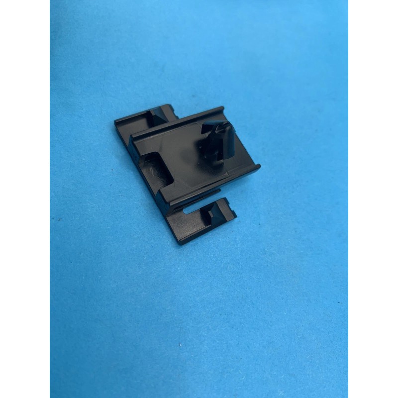 Auveco (Bag of 15) Rocker Panel Moulding Retainer Clips for