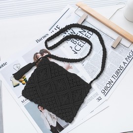 MoYouno Women's Straw Crossbody Bags,Weave Straw Bag,Summer Vintage Handmade Shoulder Bag, Boho Shoulder Bags with Zip,for summer,shopping,parties,dating (black)