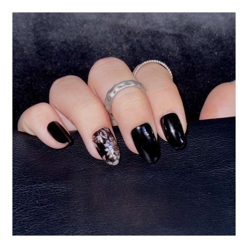 Wolyeong (月影) |Minimal oriental mother-of-pearl nails - Coffin Egg /