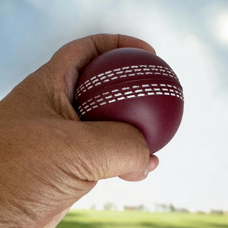 CRICKET-GIFTS Large 7cm Cricket Ball Squeezy Stress Ball