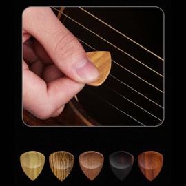Wooden Pick Box with 5 Picks, and Lightweight, Ideal Gifts for Guitar Lovers, Suitable for Acoustic and Electric Guitars, Ukulele, Mandolin, Banjo