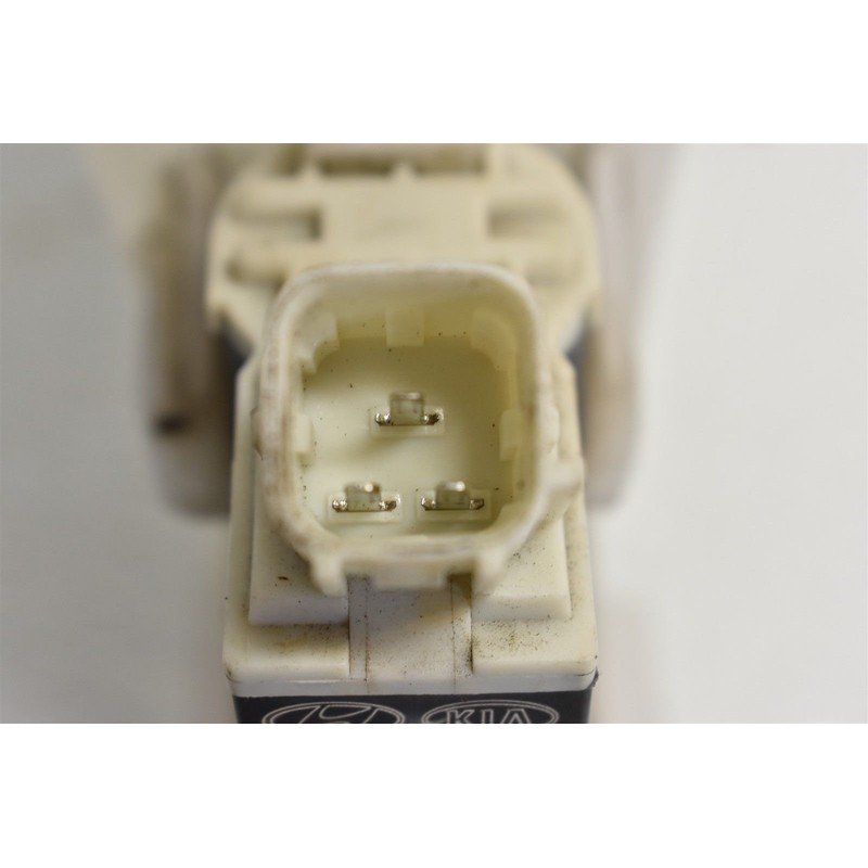 HYUNDAI Genuine 98510-2V100 Windshield Washer Motor and Pump Assembly