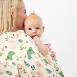 肌にやさしいやわらかいガーゼのベビーブランケット、4層の竹綿の赤ちゃんおくるみ、70％の竹綿30％、男の子と女の子の保育園用のナップキルト、実用的なサイズ110cm * 115cm（花の熊）